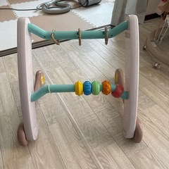 西松屋歩行器