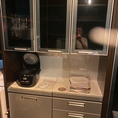 高級食器棚の画像