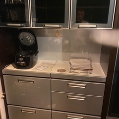 高級食器棚の画像