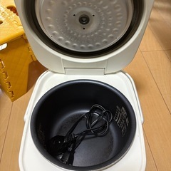 IRIS OHYAMA炊飯器　5.5合炊きの画像