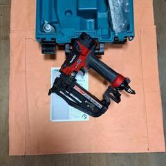 マキタ高圧フロアタッカの画像