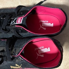 PUMAスニーカーの画像