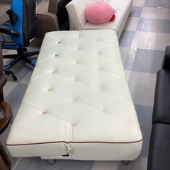 🛋️春日市🛏️ソファベッド🛋️白色🛏️ソファ🛋️ベッド🛏️定価39,800円🛋️No1927の画像