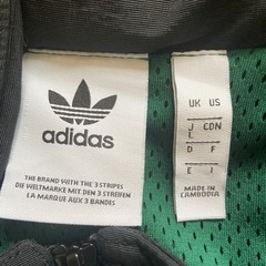adidas 服の画像
