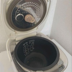TOSHIBA 東芝 真空圧力IH 5.5合炊き 炊飯器の画像