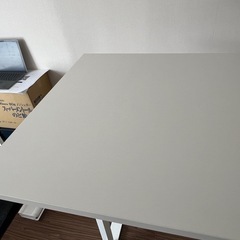 【IKEA】スタンディングデスク 白の画像