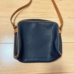 ELLE ネイビー ショルダーバッグの画像
