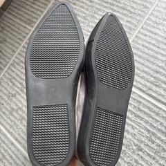 女性 靴 グレーの画像