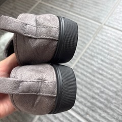 女性 靴 グレーの画像