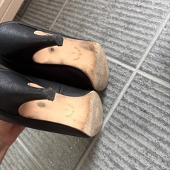 女性 パンプス 黒の画像