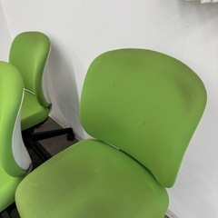 今日希望 早い人 早い者勝ち まとめてでも 個別でもok 椅子 イス オフィス用 オフィス家具 家具 緑 グリーン 高さ調整可能の画像