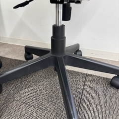 今日希望 早い人 早い者勝ち まとめてでも 個別でもok 椅子 イス オフィス用 オフィス家具 家具 緑 グリーン 高さ調整可能の画像