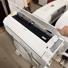 【超美品‼️】定価11万♪ 日立 2022年製 6畳用エアコン ステンレスクリーン白くまくん 凍結洗浄 フィルター自動お掃除 スマホ遠隔操作 100V/2.2kwの画像