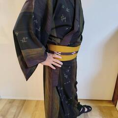 「【着物＋帯セット】舞台・三線衣装に｜黒ベース柄で映えるデザイン」の画像