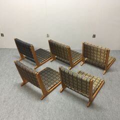 J7Dn2261 木製 和 座椅子 コイズミ 座敷 5脚 まとめ 背もたれ ローチェア 折りたたみ 収納 いす 家具 和室 旅館 民宿 宴 現状の画像