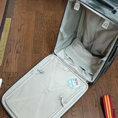 0827-015 スーツケース キャリーケースTRAVEL EXPERT トランクベルト付の画像