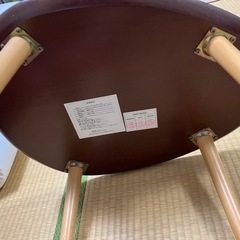 卵型テーブルの画像