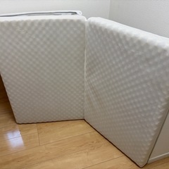 三つ折りマットレスの画像