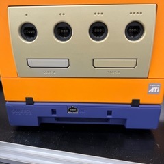 【GBプレイヤー付きゲームキューブ】NINTENDOのゲームキューブ（ゲームボーイプレイヤー付き）のご紹介です！の画像