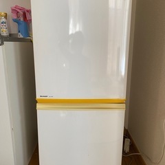 SHARP  冷蔵庫　２枚扉
の画像
