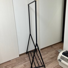 ハンガーラックの画像