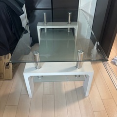 ダイニングテーブルの画像