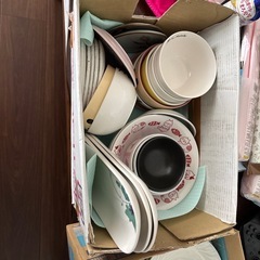 お皿コップまとめてのお譲りの画像