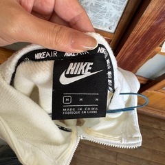 パーカーの画像