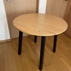 IKEA丸テーブル、PINNTORP ピントルプの画像