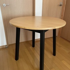 IKEA丸テーブル、PINNTORP ピントルプの画像