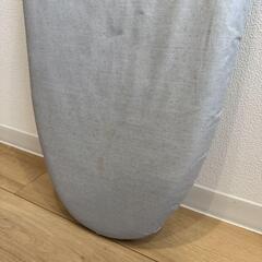 【9/14まで】ニトリ アイロン台 フック付きスタンド式アイロン台の画像