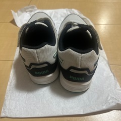 プーマ　スニーカーの画像