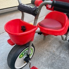 赤い三輪車の画像
