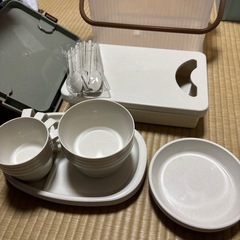 皿 コップ カトラリー まな板 セットの画像