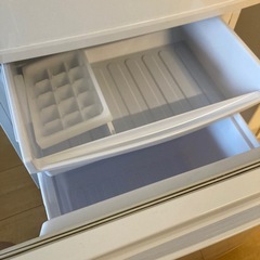 冷蔵庫　単身用　137L  汚れありの画像