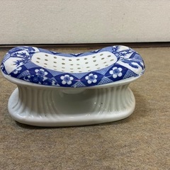 陶器の枕の画像