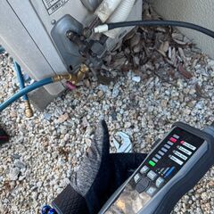 即日・夜間も対応！エアコン修理・ガス補充￥8,000~