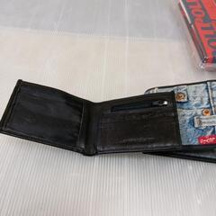 カルバン・クラインの二つ折り財布とリバイスの二つ折り財布デニム👖の２点！の画像