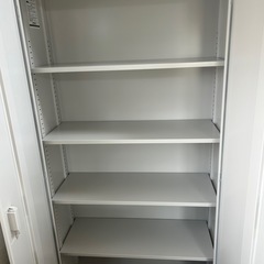 スチール書庫 両開き書庫 鍵付き 国産 完成品2台 の画像