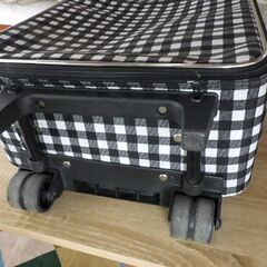 旧い キャリーバッグ 布製 スーツケース 　【USED】  ちょっとデザインがレトロですがの画像