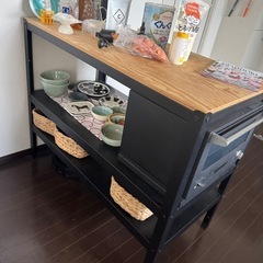 IKEAアイランドキッチン　キッチンテーブル　ブラックアイアン　木製　コーヒーテーブルの画像
