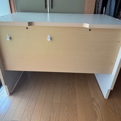 事務用デスクの画像