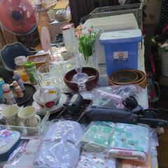 トントンハウス1階の工作室にてフリマやってます‥