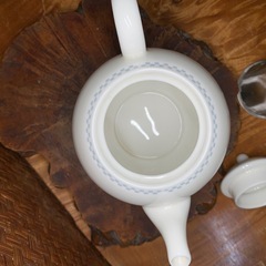 【洋食器】配送可能　NARUMI ナルミ ティーポット 陶器 良品 ティーサーバー ティーウェア アンティークの画像