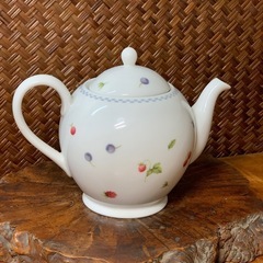 【洋食器】配送可能　NARUMI ナルミ ティーポット 陶器 良品 ティーサーバー ティーウェア アンティークの画像