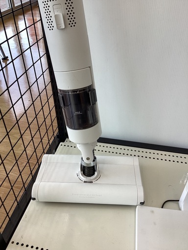 【トレファクマーケット久喜店】BALMUDA　スティッククリーナー　動作保証付き