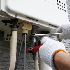 自由と高収入の実現！給湯器の交換・撤去・設置スタッフ募集の画像