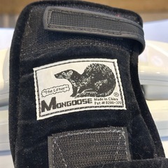 ボウリング　リスタイ　リストタイ　ボウリンググローブ　右投げ用　マングース製　黒の画像