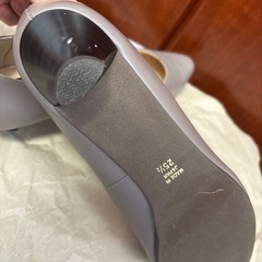 パンプス　ベージュの画像