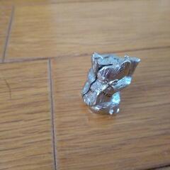 金属のメモスタンドの画像